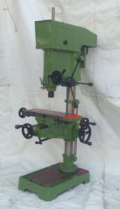 25mm x 250mm ram travel pillar drilling cum milling machine